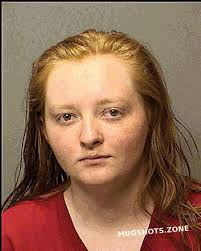 Holly Boren's Instagram, Twitter & Facebook