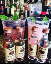 Tgif The Springs Tavern Is Open Wednesday Through Sunday 4 00 8 30 For Contactless Curbside Takeout Or Free Delivery Please In 2020 Favorite Drinks Tavern Beverages