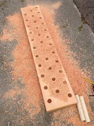 How To Build A Climbing Peg Board Fitnessraum Zu Hause Sportraum Fitness Zu Hause