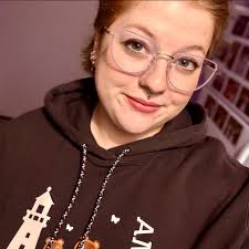 I recently went through breast cancer and my hair is growing back and very  curly (was super straight prior to chemo). I'm looking for a hairstylist  that has experience with curly hair