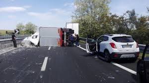 Purtroppo sì, ci sono anche bambini ha detto la sindaca di stresa, marcella severino il presidente della regione piemonte cirio: Incidente Sulla A14 Chiuso Tratto Autostradale Ortona Pescara Sud Cronaca Pescara Abruzzo24ore