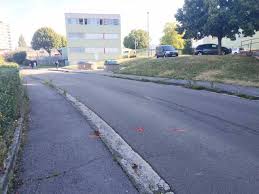 Utilisez le planificateur de voyage sur cette page pour connaître les disponibilités à une date précise. Jura Un Mort Et Un Blesse Dans Une Collision Voiture Scooter A Lons Le Saunier Voix Du Jura