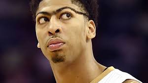 Ảo thuật cạo lông mày của Anthony Davis cho nhiều fan ăn vố lừa