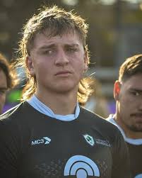 Un poco de pista 😆 Gracias @facuramon . . . . . #curving #slalom #mountain  #snow #alpineskiing