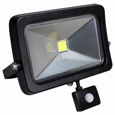 Les lampes extérieures avec détecteur de mouvement peuvent ainsi prendre la forme de lampadaires, d'appliques murales, de références à piquet ou encore de spots. 17 Magnifique Eclairage Exterieur Led Avec Detecteur Images Eclairage Exterieur Led Eclairage Exterieur Led