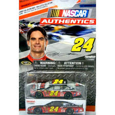 Dude could have wrecked his leg taking out that protective glass. Hendrick Motorsports Jeff Gordon Drive To End Hunger Chevrolet Ss Global Diecast Direct