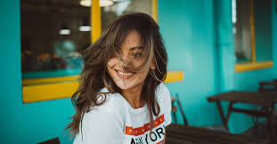 Feines haar hat wie ich nicht müde werde zu betonen gewissen vorteile beim frisieren. Diese 4 Haarschnitte Sind Bei Super Feinem Haar Gefragt The Treatment Files De