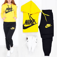 Esofman Takimi Kapsonlu Sari 54 90 Tl Urun Kod Kapsonlular Moda Kiyafetler Spor Giyim