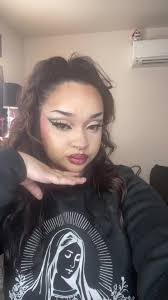 Love some Green eyeshadow 💚#greenscreen #fyp #foryou #makeuptutorial  #makeup #greeneyeshadowtutorial #greenmakeuplook #cutcrease