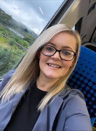 Anna Pullin's Instagram, Twitter & Facebook