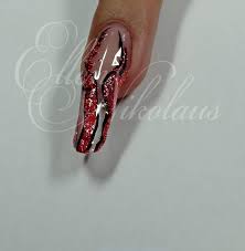Blumen sind ein sehr beliebtes design bei künstlichen nägeln, da sie zu jedem anlass passen und immer schön aussehen. Bild Glitzer Perlen Drauf Nageldesign Modellage Anleitungen