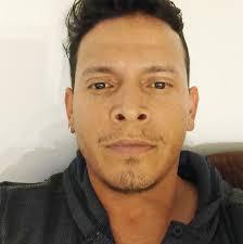 Compartiendo y recordando con mis amigos de #HOY la historia detrás de  Mayor Que Yo 😂