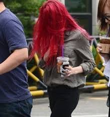 Christiane wird gerade 13, als sie mitten ins drogenmilieu hinein schlittert. On Twitter Krystal Jung 130726 She S Sick Of Living There And Has A Passion For Rockstar David Bowie Christiane F Dir Uli Edel 1981 Https T Co Zjmhezxvii