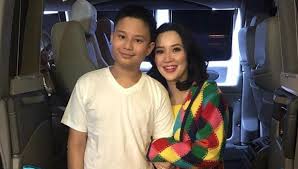 Over the weekend, the 'queen of all media' kris aquino revealed that her son, bimby, is already a six footer. Bimby Kris Aquino S Son Trends On Twitter Due To Striking Statement