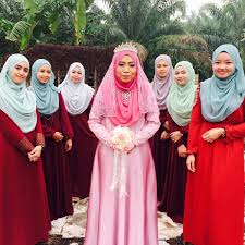 Atau mungkin tengah mencari trend untuk padanan baju pengantin dan bridesmaid baju pengapit pengantin? Baju Bridesmaid Home Facebook