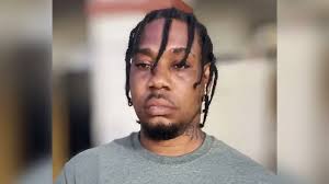 Wayne Thomas surrenders to police