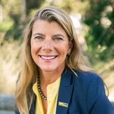 Welcome, welcome, welcome to our new Dean Ashley Stokes! Stokes has held  leadership roles at University of Tennessee, Colorado State University and  University of Hawaii at Manoa and has broad experience in