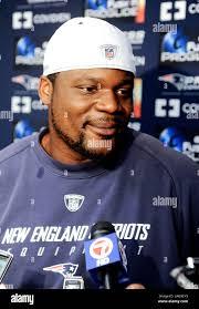 Line backer hi-res stock photography and images