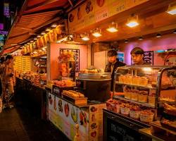 Korean Street Food at Night 이미지