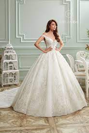 While common, a princess wedding dress does not require embellishments. Katherine Princess Collar Princess Skirt Tail Wedding Dress Dreamonbridals Com