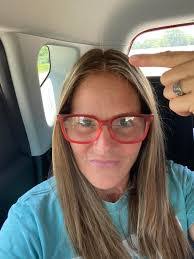 Mavis Ray's Instagram, Twitter & Facebook