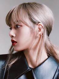 190422 Harper S Bazaar Thailand May Issue Lisa S First Solo Magazine Cover In Her Homeland Thailand Blackpink Lalisa Manoban Lisa Blackpink Wallpaper
