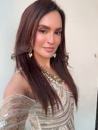 The perfect golden hour timing!!! . . #nadiahussain