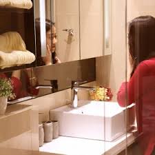 Cermin kamar mandi adalah material yang hampir wajib berada di kamar mandi. Tips Agar Betah Di Kamar Mandi Mega Jaya
