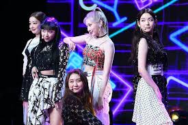 I liked how they held back with the colours though, which suits the song style. New Girl Group Secret Number Talks About Being A Multinational Group Role Models And More Soompi