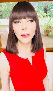 Kerri Summers's Instagram, Twitter & Facebook