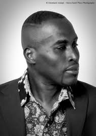 Joyeux Anniversaire à Robert Charlot Raymonvil ** # **''Robert Charlot  National''** # **Talentueux claviériste, chanteur, auteur, compositeur  haïtien.** * **Cofondateur et directeur musical du groupe Top Vice.** *  **Fondateur du groupe