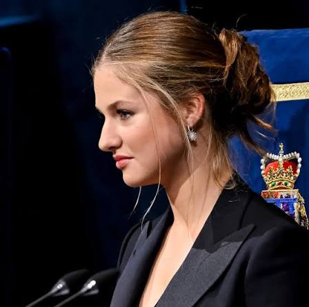 Leonor Premios Princesa De Asturias 2023 Vestido Leonor Ayer Los Elegantes Looks De La Princesa Leonor