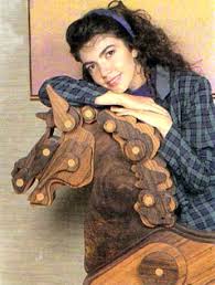 Scomparvero i cavalieri del re, scomparve la castellina pasi di lady oscar, la viviani di heidi, il douglas meikin di jeeg robot… ne rimase una sola, l'inossidabile highlander cristina d'avena. Cristina D Avena Come Era E Come E Anni 80