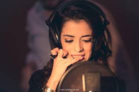 Versos simples- @chimarruts • • • #cantora #vozeviolao #luaudagili #musica  #song #chimarruts #versossimples Obs: tive a partição de um neném lindo no  vídeo... 😍