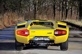 Countach lp400 jest uważany za najlepszy sportowy samochód tamtych czasów, co jednak nie wpłynęło na zmianę sytuacji finansowej firmy. Rare Lamborghini Countach Lp400 Periscopio To Fetch Over 1 Million I