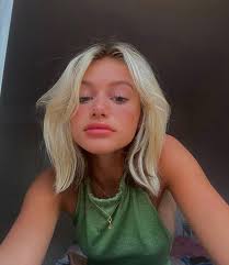 Lou Ann's Instagram, Twitter & Facebook