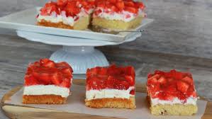 Video Und Rezept Erdbeerschnitten Mit Quarkcreme Club Of Cooks Rezept Erdbeerschnitten Erdbeeren Quarkcreme
