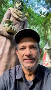 Ontem, 26/04 foi dia de amor e solidariedade no bairro do Ouro Preto!, O  Centro Beneficente São Francisco de Assis realizou a entrega de dezenas de  cestas básicas, levando esperança e alimento para ...