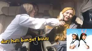Jika dimakan mentah, bawang putih memiliki rasa biasa dijadikan sebagai bumbu masakan, bawang putih ternyata mengandung senyawa aktif bernama allicin. Dijambak Nia Ramadhani Di Bawang Merah Bawang Putih Revalina S Temat Beri Sindiran Ini Halaman All Tribunnews Bogor