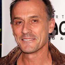 越狱》“T-Bag”罗伯特·克耐普被指控性侵_手机新浪网