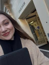 Happy New Year everybody! I can't believe it's been a whole month since our  last staged Messiah with the Merry Opera Company. What a gorgeous bunch of  lovely people. Thank you so