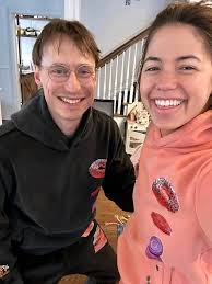 Fantastic Lovely Funny Eating Husband and Wife Muk 💌 👏 🌔 ☎️ 🤎 😬  #NatureBeauty #LazySunday #StyleOfTheDay #FeelGoodFridayVibes