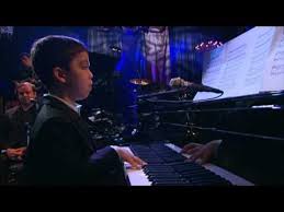 The Canadian Tenors Hallelujah Live Tenors Always Amazing Check Out Child Prodigy On Piano Singing Hallelujah Music Songs Singing Videos