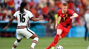 Manchester city left sweating over kevin de bruyne injury after horror tackle from crystal palace's de bruyne was taken off on a stretcher, but was later seen hobbling pitchside injury occurred when jason puncheon put in a horror tackle on the city star man Vrdhgzj7alko6m