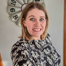 Who's got a little cowgirl, that likes to stick out from the crowd? 😎  We've got just the saddle for her! 💙💕💙💕 #shopmckinneys  #mckinneyswesternstore