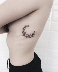 Many say that the worst place to get a tattoo is on your rib cage. 30 Fascinating Rib Cage Tattoos For Women Tattooblend Geniale Tattoos Tattoo Ideen