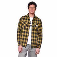 Proposant un mélange inédit d'inspirations rock, western et casual, les chemises à carreaux constituent l'atout majeur du dressing masculin. Chemise A Carreaux Jack Homme Von Dutch