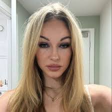 Elise Nicholson's Instagram, Twitter & Facebook