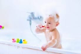 While each baby bathtub has its own age range, your baby will begin sitting up on their own around six months old, and they can usually graduate to the big tub at this point. Best Toys Gifts For A 10 Month Old Baby In 2021 Pigtail Pals