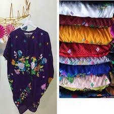 Baju bodo dipadukan dengan sarung sutra lagosi tersebut rancangan mahfalia makalau dari butik luthfia. 40 Trend Terbaru Gambar Model Baju Sarung Lagosi Maria Space